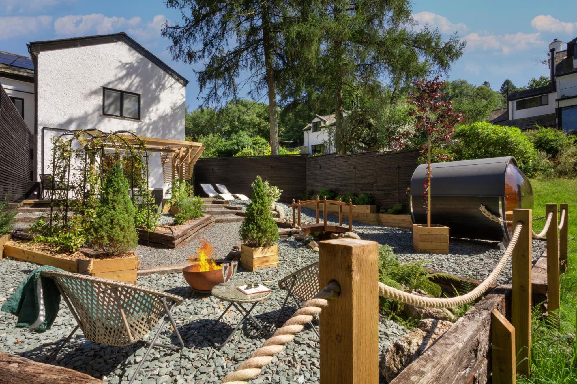 Aphrodites Group - Luxury Hot Tub Suites In Central Lake District! Bowness-on-Windermere Extérieur photo