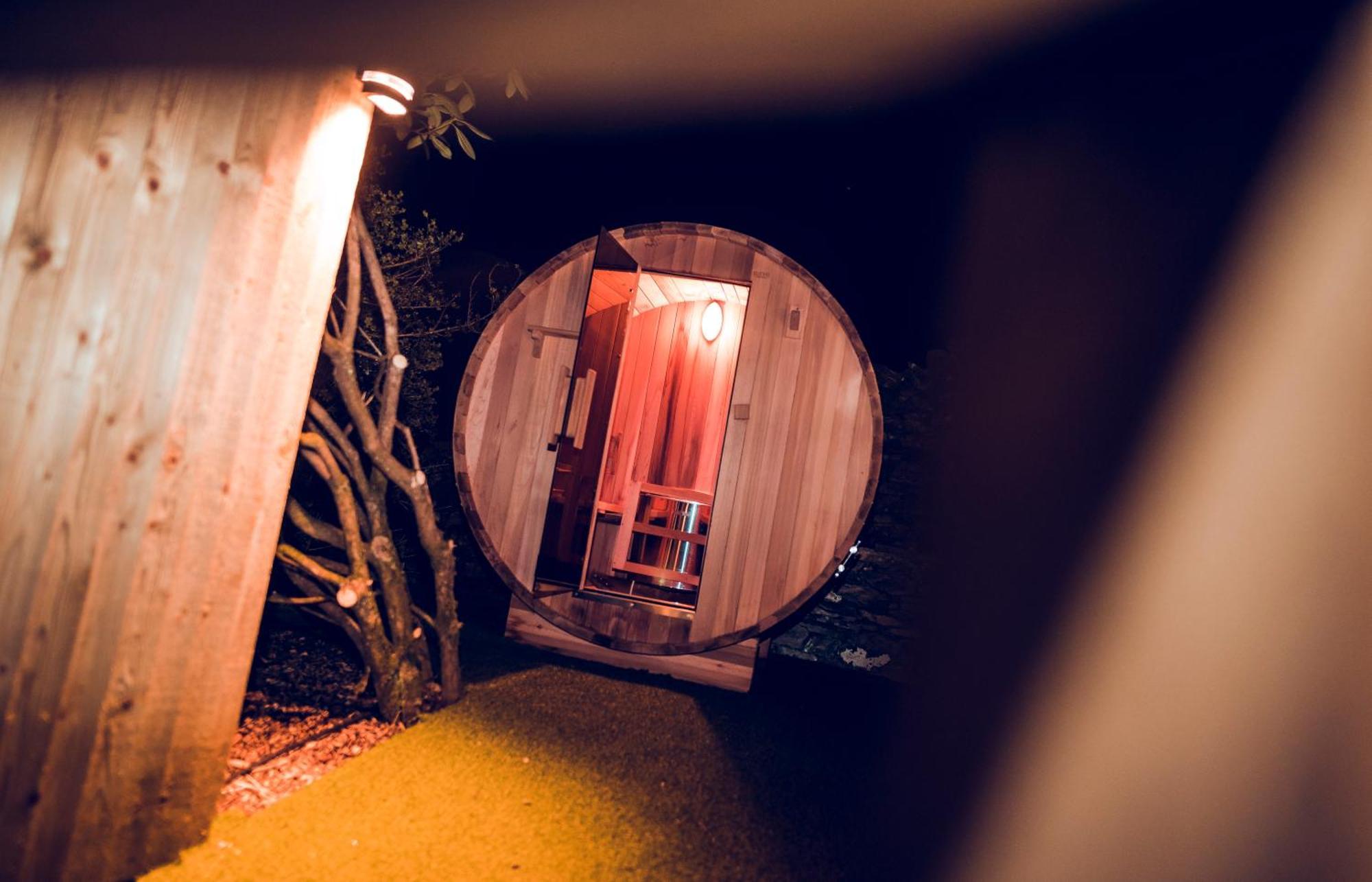 Aphrodites Group - Luxury Hot Tub Suites In Central Lake District! Bowness-on-Windermere Extérieur photo