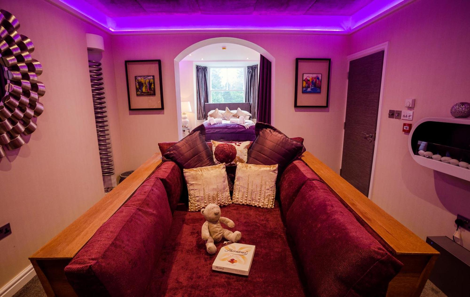 Aphrodites Group - Luxury Hot Tub Suites In Central Lake District! Bowness-on-Windermere Extérieur photo