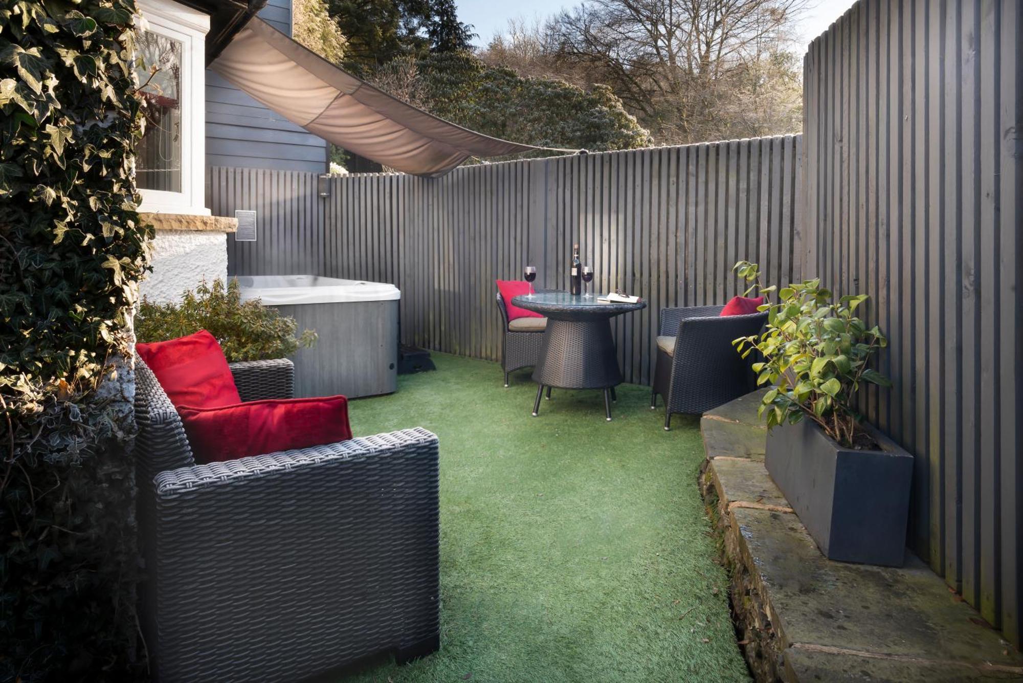 Aphrodites Group - Luxury Hot Tub Suites In Central Lake District! Bowness-on-Windermere Extérieur photo
