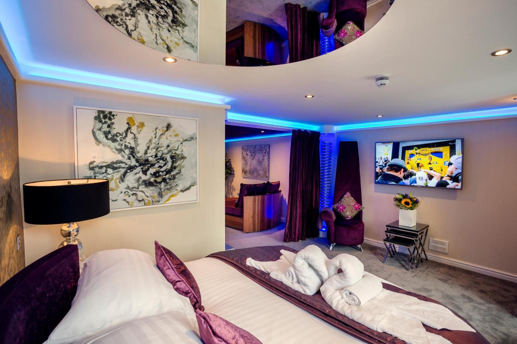 Aphrodites Group - Luxury Hot Tub Suites In Central Lake District! Bowness-on-Windermere Extérieur photo