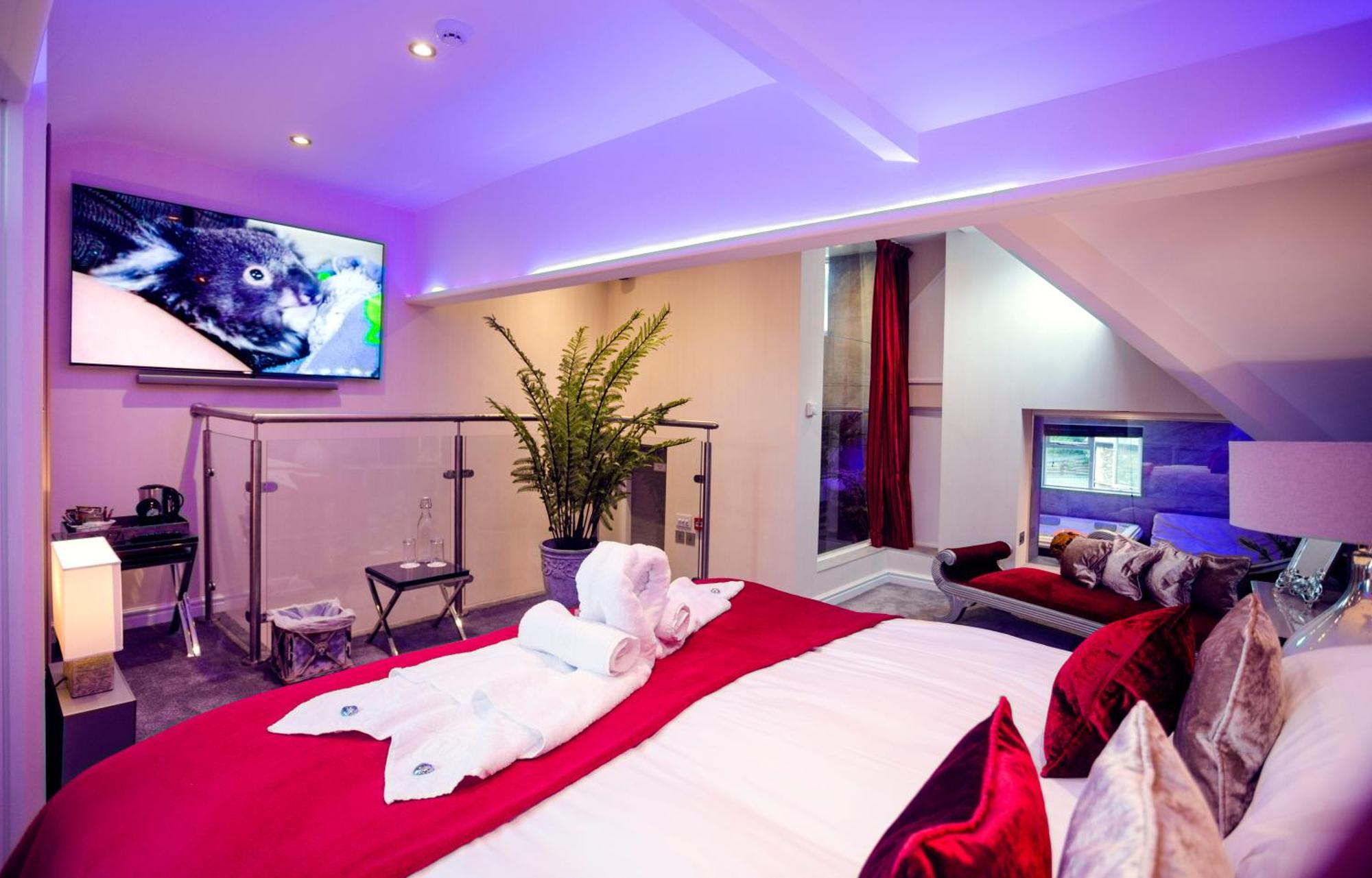 Aphrodites Group - Luxury Hot Tub Suites In Central Lake District! Bowness-on-Windermere Extérieur photo