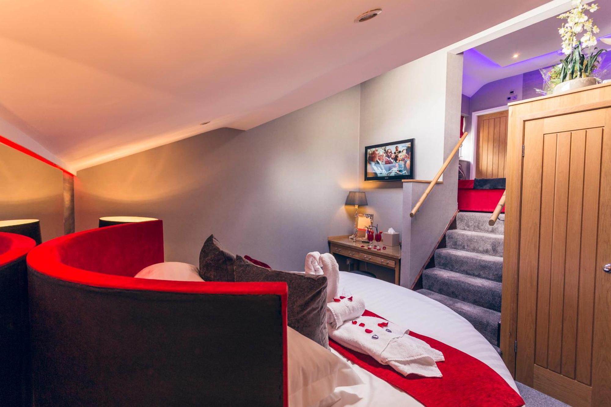 Aphrodites Group - Luxury Hot Tub Suites In Central Lake District! Bowness-on-Windermere Extérieur photo